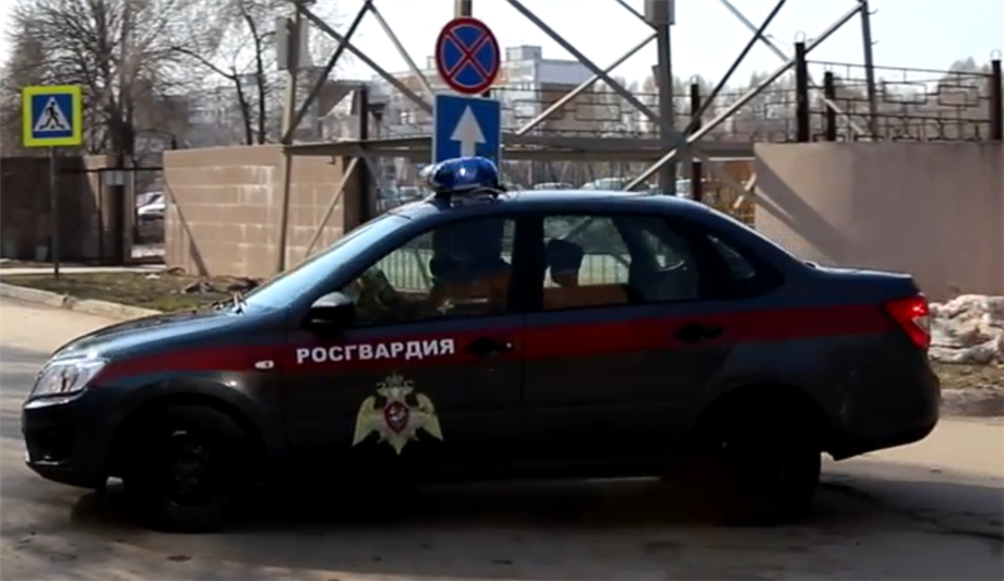 В Пензе сотрудники Росгвардии оказали помощь участникам ДТП