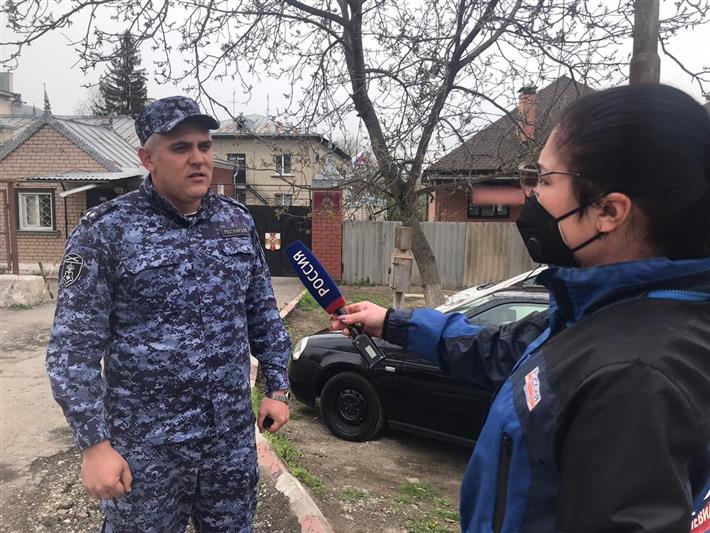 Журналисты регионального телеканала ознакомились с деятельностью Росгвардии по обеспечению карантинного режима в Пятигорске (видео)