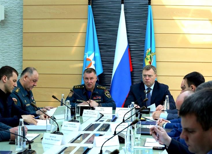 В Астрахани руководитель областного управления Росгвардии доложил министру МЧС и губернатору области о готовности подчиненных к реализации противопожарных мер