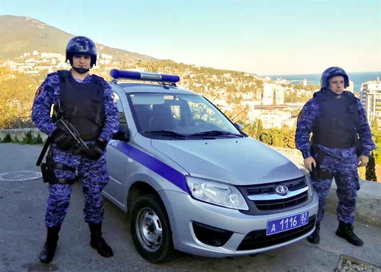Крымские росгвардейцы предотвратили возможное дорожное происшествие, задержав нетрезвого водителя