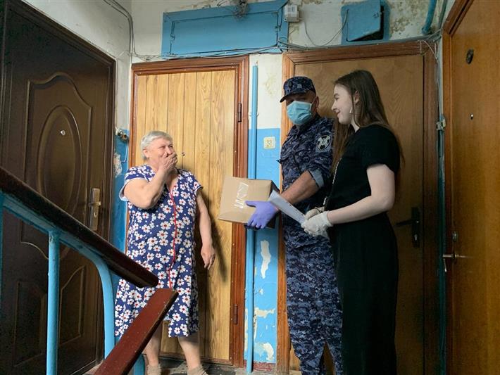  В Пятигорске росгвардейцы приняли участие в оказании адресной помощи населению