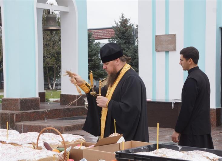 В   Объединенной группировке войск (сил) на Северном Кавказе прошло пасхальное богослужение