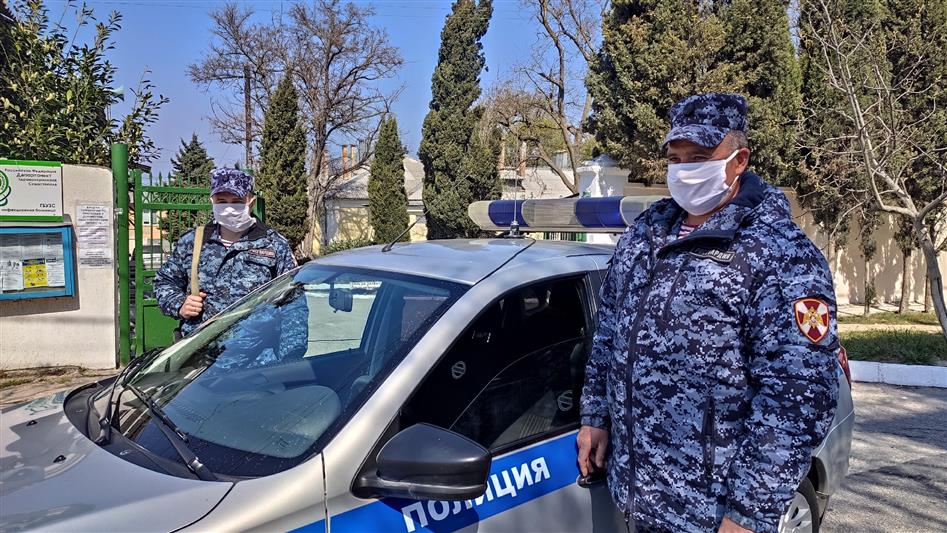 Сотрудниками Росгвардии задержан вор-рецидивист, незаконно проникший на территорию охраняемой больницы в Севастополе