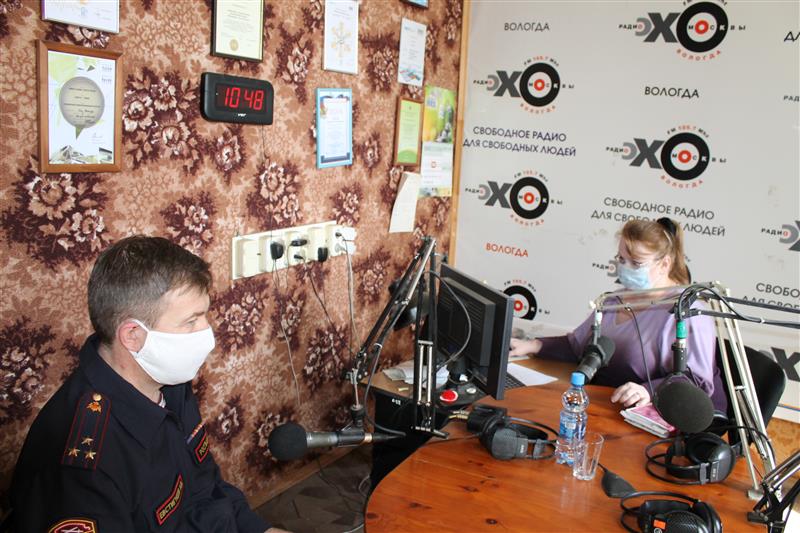 Представитель руководства Управления Росгвардии по Вологодской области стал гостем прямого эфира на радиостанции «Эхо Вологды»