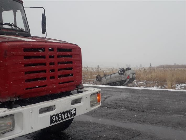 Военнослужащие Росгвардии оказали помощь гражданам, попавшим в ДТП