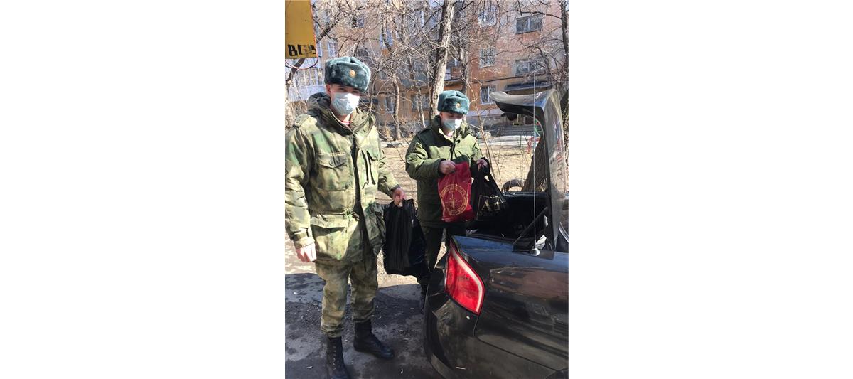 Офицеры калиновского соединения Уральского округа Росгвардии  передали ветеранам войны продукты первой необходимости