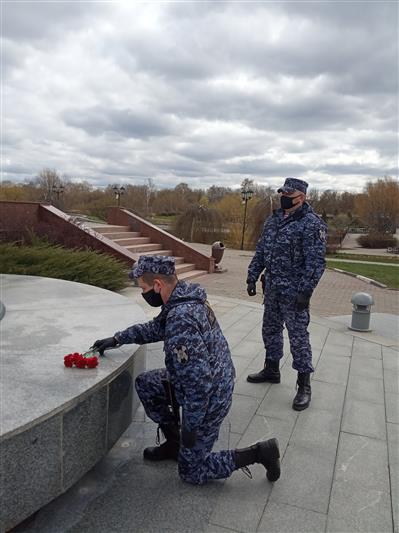 К патриотической акции Центрального округа Росгвардии «Поклонись» присоединились сразу несколько городов Подмосковья (видео)