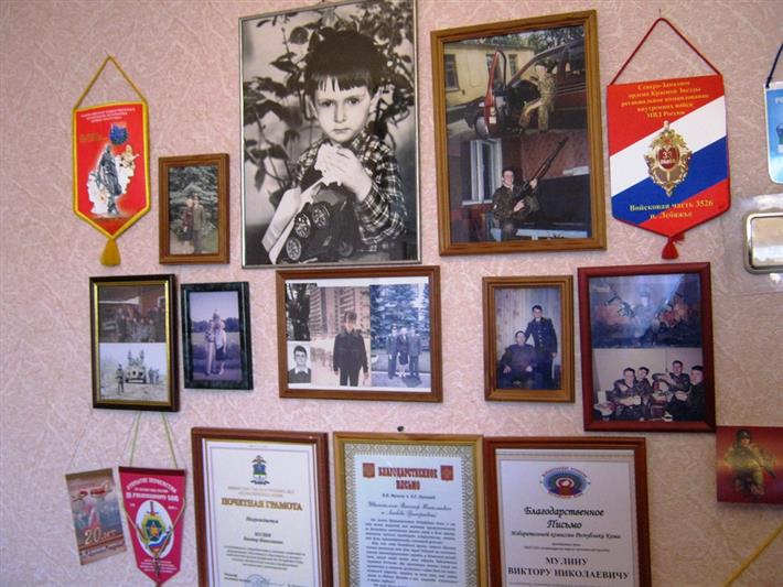 Родители кавалера ордена Мужества лейтенанта Григория Мулина поделились воспоминаниями о сыне с корреспондентом газеты «Республика» 