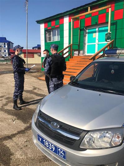 В Якутии росгвардейцы провели свыше 1500 профилактических бесед с гражданами о необходимости соблюдения режима самоизоляции