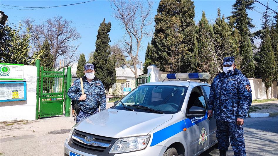 Сотрудниками Росгвардии задержан вор-рецидивист, незаконно проникший на территорию охраняемой больницы в Севастополе