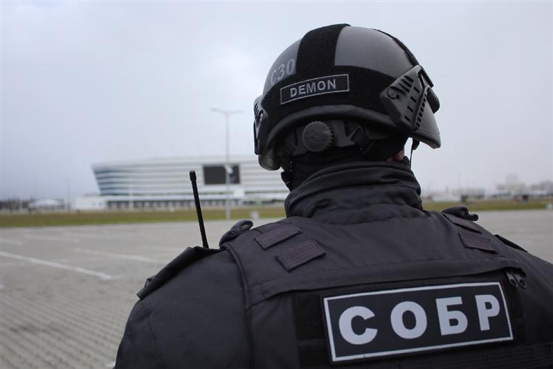 При участии калининградского СОБР задержаны подозреваемые в поджоге автомобиля