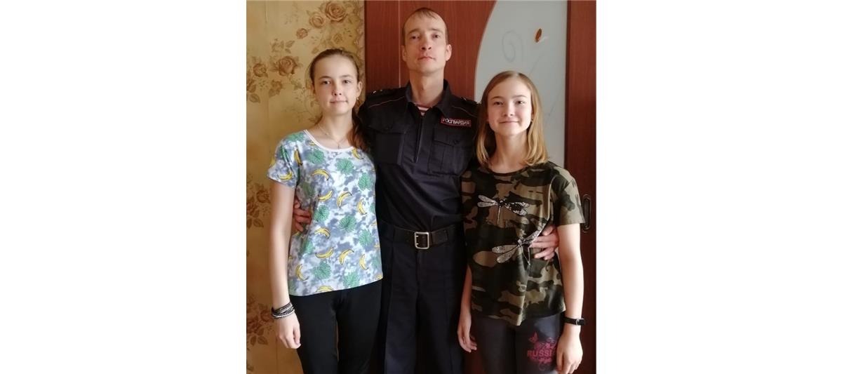 В рамках ведомственной акции дети росгвардейца из Зауралья нарисовали портрет фронтовика