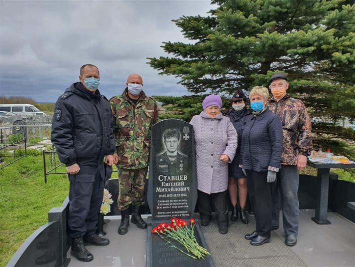 Сотрудники вологодского ОМОН почтили память коллеги, погибшего при исполнении служебного долга