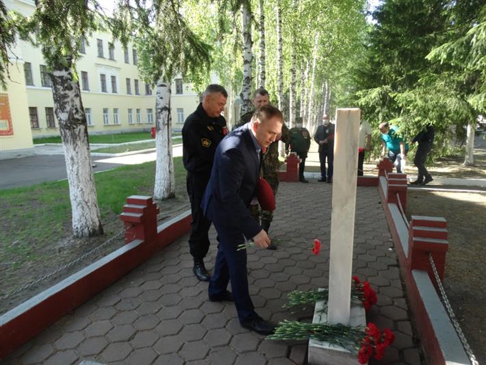 Военнослужащие Росгвардии из Железногорска почтили память Героя России Александра Галле