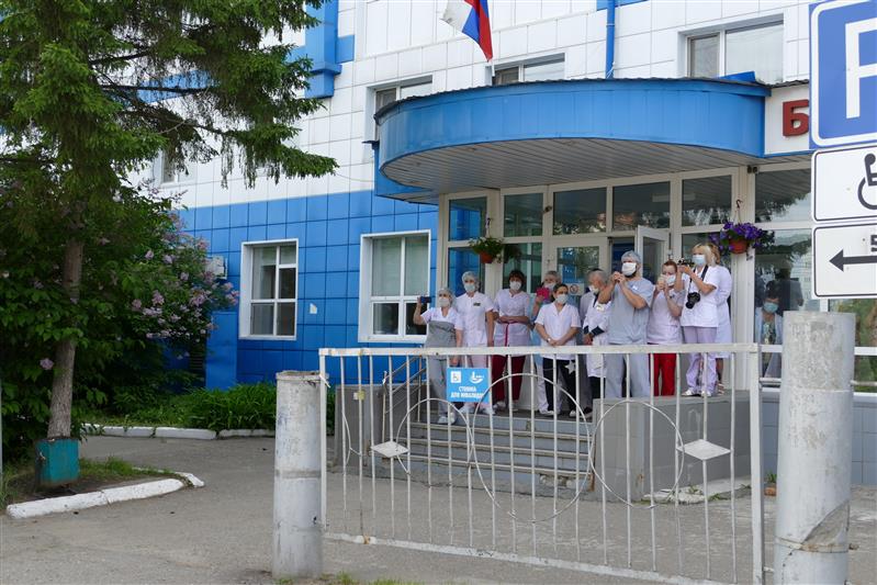 Томские росгвардейцы поблагодарили медицинских работников за самоотверженный труд