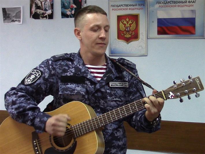 В Кузбассе росгвардейцы поддержали всероссийскую акцию «Песенник Победы»