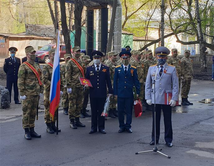 Военнослужащие и сотрудники Управления Росгвардии по Ульяновской области поздравили ветеранов с Великой Победой