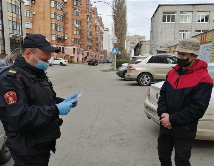 В Липецкой области сотрудники Росгвардии совместно с полицейскими продолжают разъяснительную работу с гражданами о противоэпидемиологических мерах