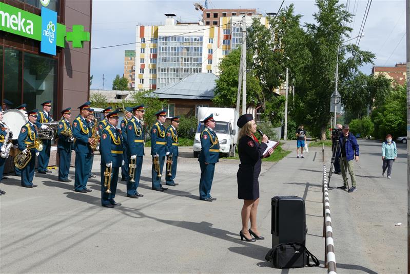 Томские росгвардейцы поблагодарили медицинских работников за самоотверженный труд