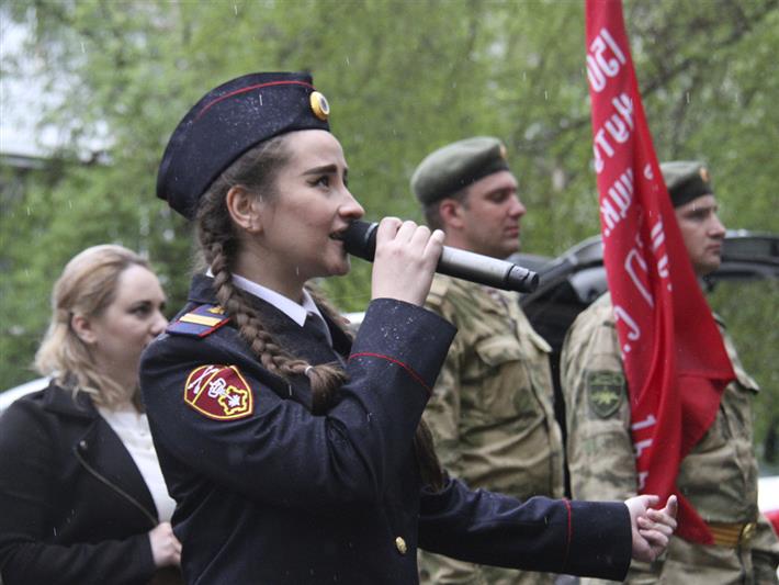 В Кемерове Росгвардия провела парад под окнами ветеранов Великой Отечественной войны 
