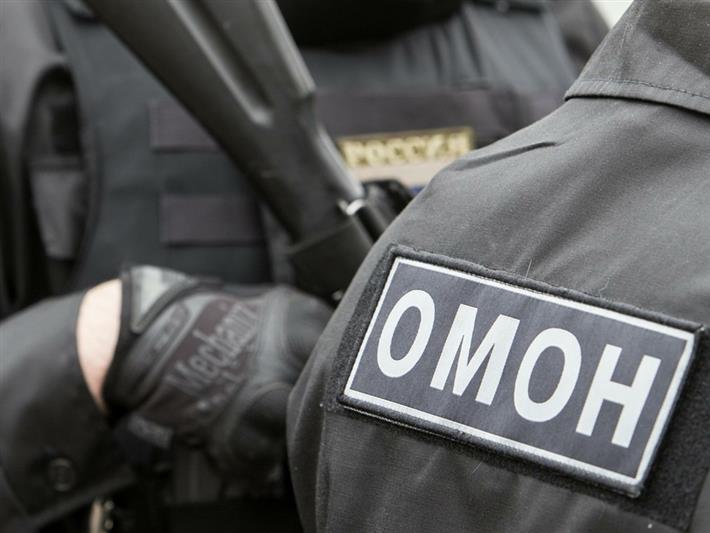 При содействии ОМОН Росгвардии задержаны подозреваемые в краже древесины в Первомайском районе Алтайского края