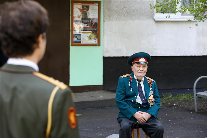 Академический ансамбль песни и пляски Росгвардии поздравляет ветеранов Великой Отечественной войны с 75-летием Победы 