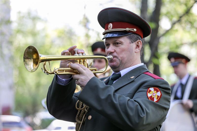 Академический ансамбль песни и пляски Росгвардии поздравляет ветеранов Великой Отечественной войны с 75-летием Победы 