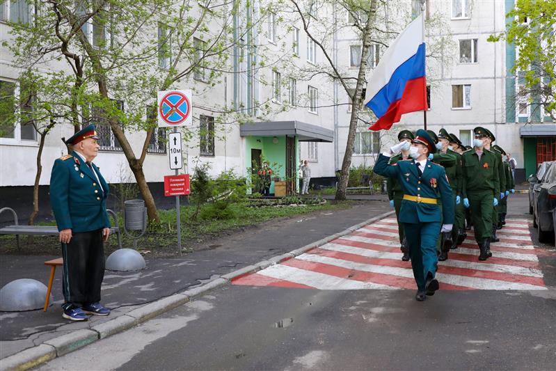 Академический ансамбль песни и пляски Росгвардии поздравляет ветеранов Великой Отечественной войны с 75-летием Победы 