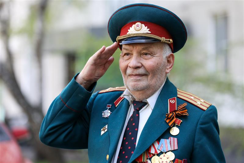 Академический ансамбль песни и пляски Росгвардии поздравляет ветеранов Великой Отечественной войны с 75-летием Победы 