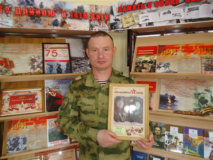 В Грозном военнослужащий Росгвардии принял участие в ведомственной акции, посвященной Дню Победы