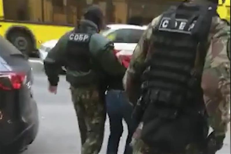 В Петербурге при содействии сотрудников СОБР задержан подозреваемый в сбыте фальшивых купюр