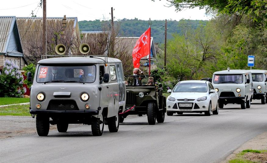 Командующий Южным округом Росгвардии поздравил личный состав с Днем военного автомобилиста