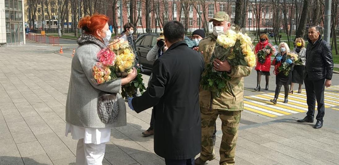 Главное управление Росгвардии по Москве совместно с Духовным управлением мусульман РФ присоединились к патриотической акции «Спасибо вам», приуроченной к Всероссийской национальной премии «Память народа: во имя мира»