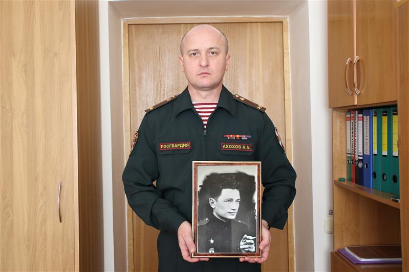 В Кабардино-Балкарии продолжается акция Росгвардии «Автограф Победы»