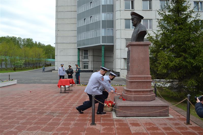 Руководители столичного главка Росгвардии в режиме телемоста поздравили ветеранов Великой Отечественной войны с Днем Победы