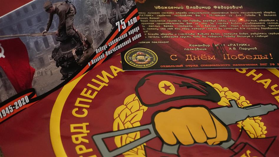 Росгвардейцы отряда специального назначения «Ратник» поздравили ветерана с Днём Победы