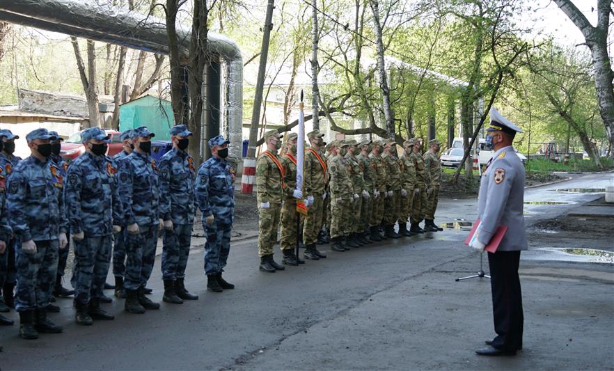 Военнослужащие и сотрудники Управления Росгвардии по Ульяновской области поздравили ветеранов с Великой Победой