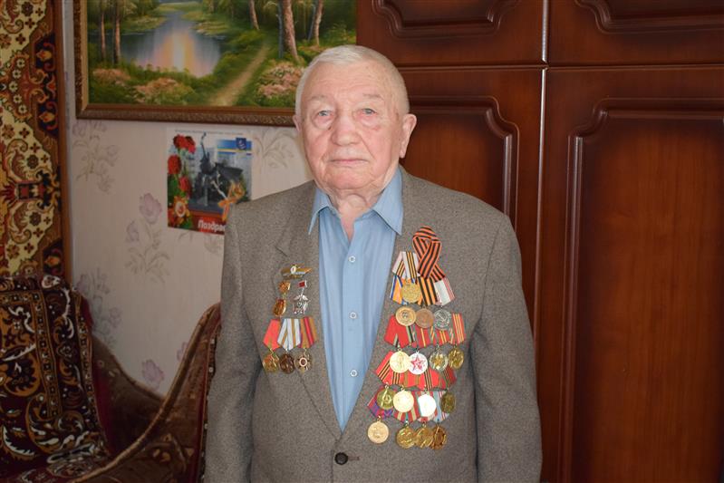 Росгвардейцы из Костромы поздравили ветерана с 90-летием