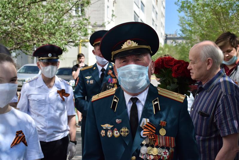 В Татарстане росгвардейцы поздравили ветеранов ВОВ и ведомства с 75-летием Великой Победы