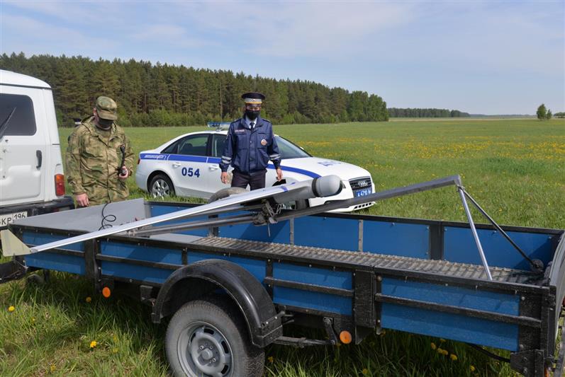 Сотрудники авиаотряда Росгвардии оказывают содействие ГИБДД в обеспечении безопасности движения на федеральной трассе «Екатеринбург - Курган»