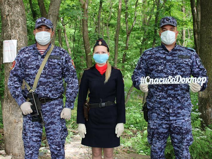 В Ставропольском крае росгвардейцы приняли участие  во всероссийской акции в поддержку медиков «Спасибо, доктор»