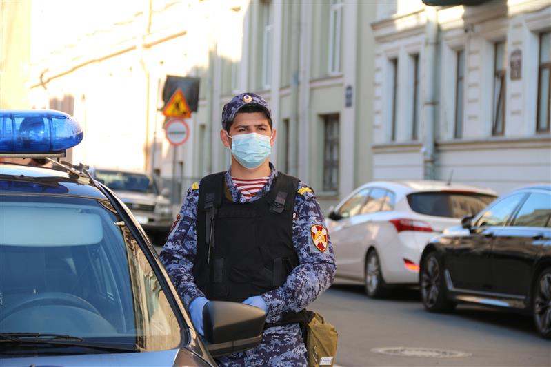 В Ленинградской области сотрудники Росгвардии по горячим следам задержали грабителя