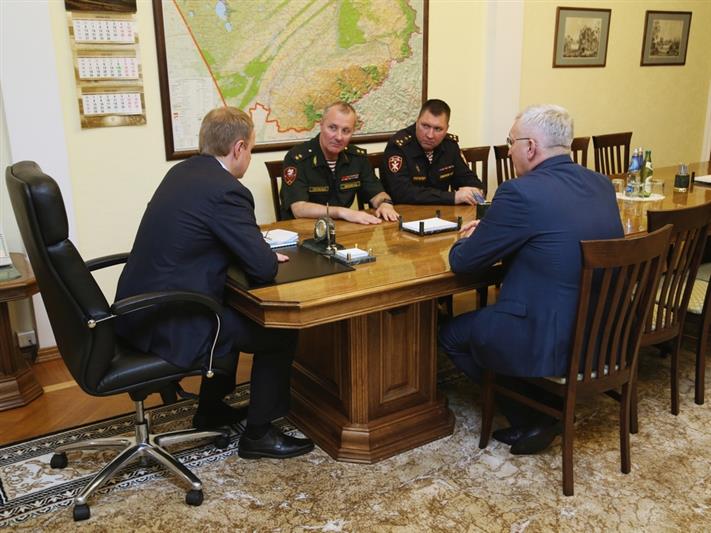 Врид командующего Сибирским округом Росгвардии представил губернатору Алтайского края нового руководителя территориального органа 