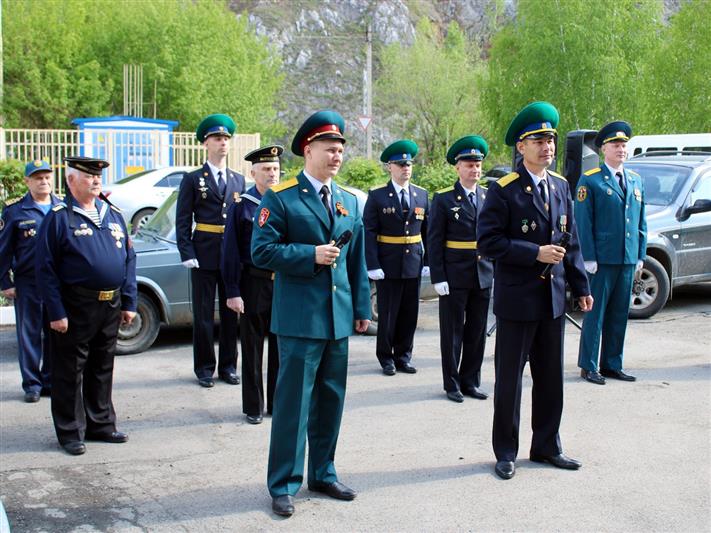 Росгвардейцы приняли участие в мини-концертах для ветеранов Великой Отечественной войны, проживающих на Алтае