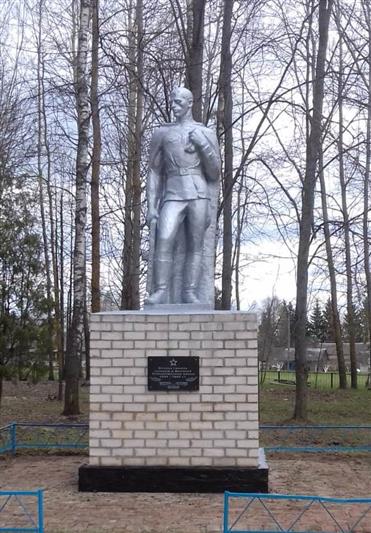 В Смоленской области росгвардейцы помогли в реставрации памятника «Павшим в Великой Отечественной войне 1941 — 1945 годов»