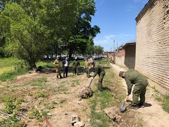 В Дагестане военнослужащие Росгвардии оказали помощь детскому дому