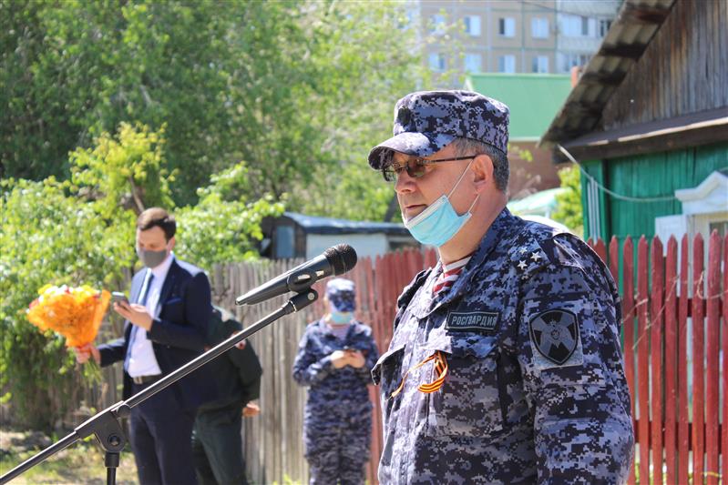Росгвардейцы поздравили со столетним юбилеем ветерана Великой отечественной войны Павла Александровича Красноперова