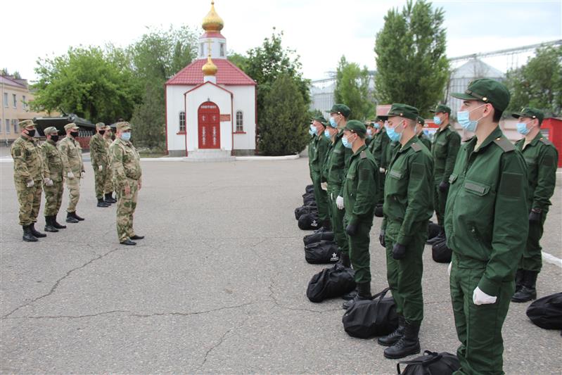 В Зеленокумск прибыла первая партия новобранцев Росгвардии 