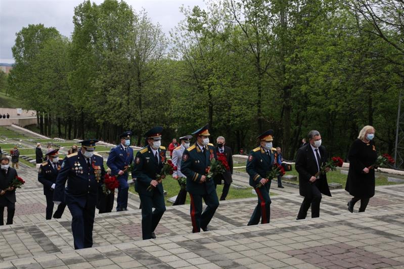 В Пятигорске командующий Северо-Кавказским округом принял участие в торжественном мероприятии, посвященном Дню Великой Победы