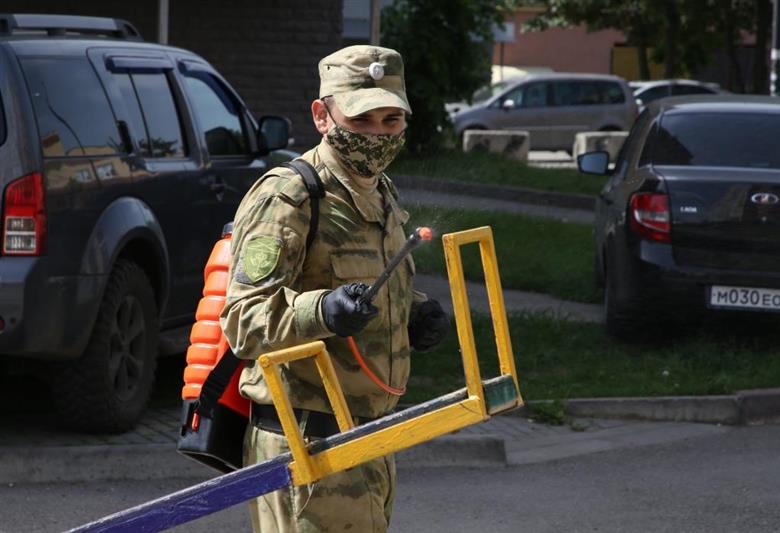 В Пятигорске военнослужащие Росгвардии провели дезинфекционные мероприятия